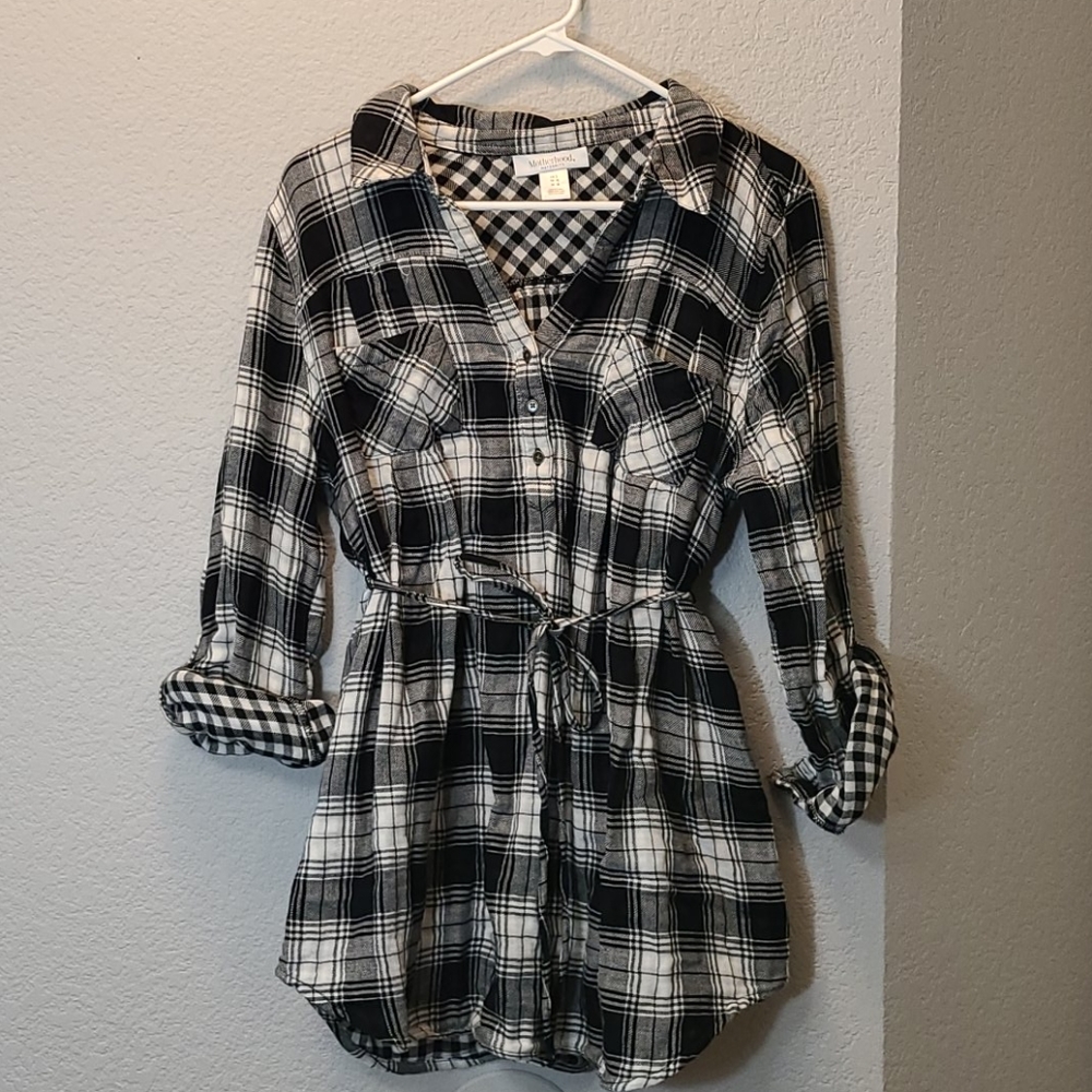 Motherhood Plaid Tunic Top